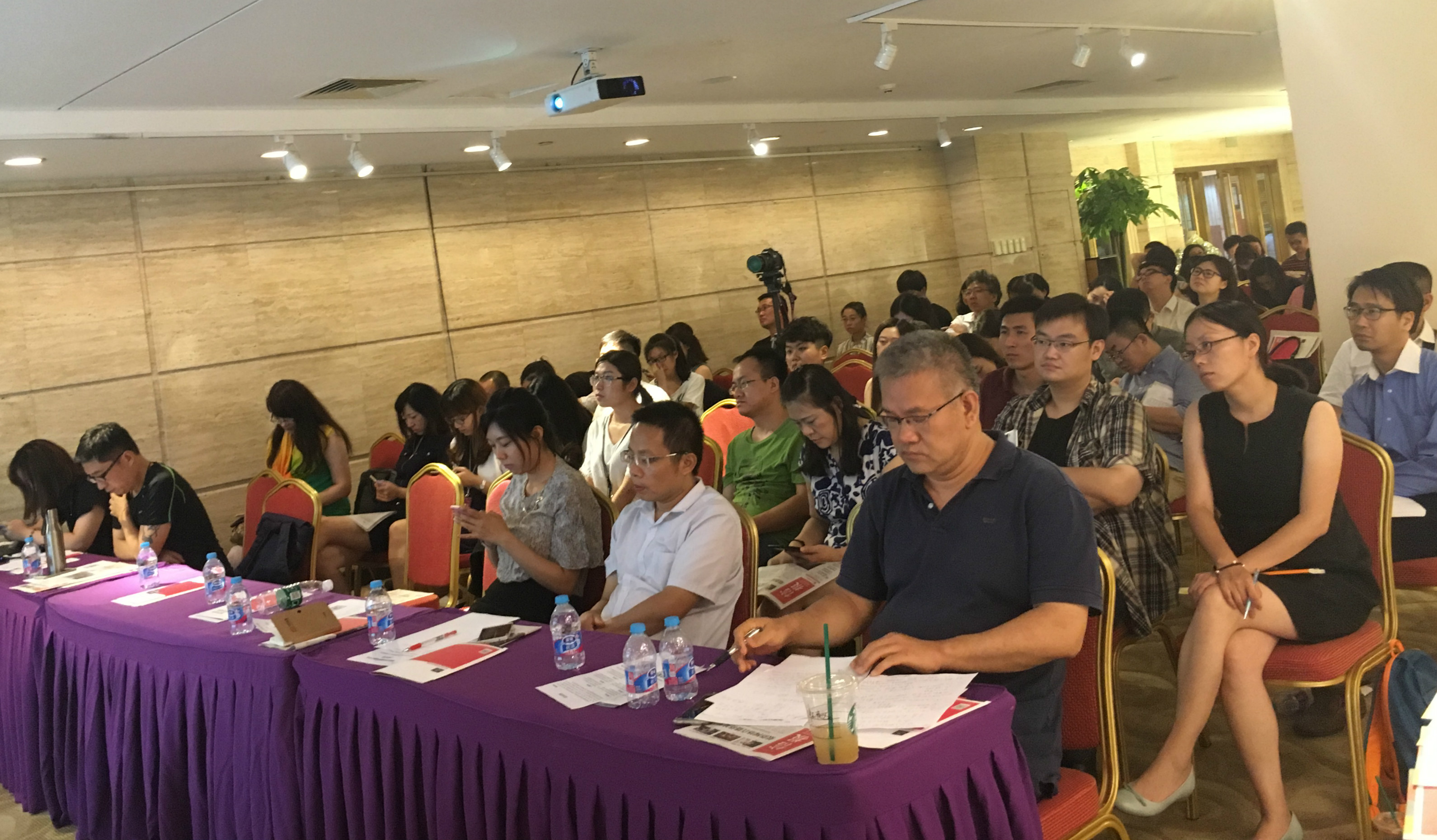 美通社新傳播茶會：全媒體時代醫(yī)療健康行業(yè)的傳播新思路