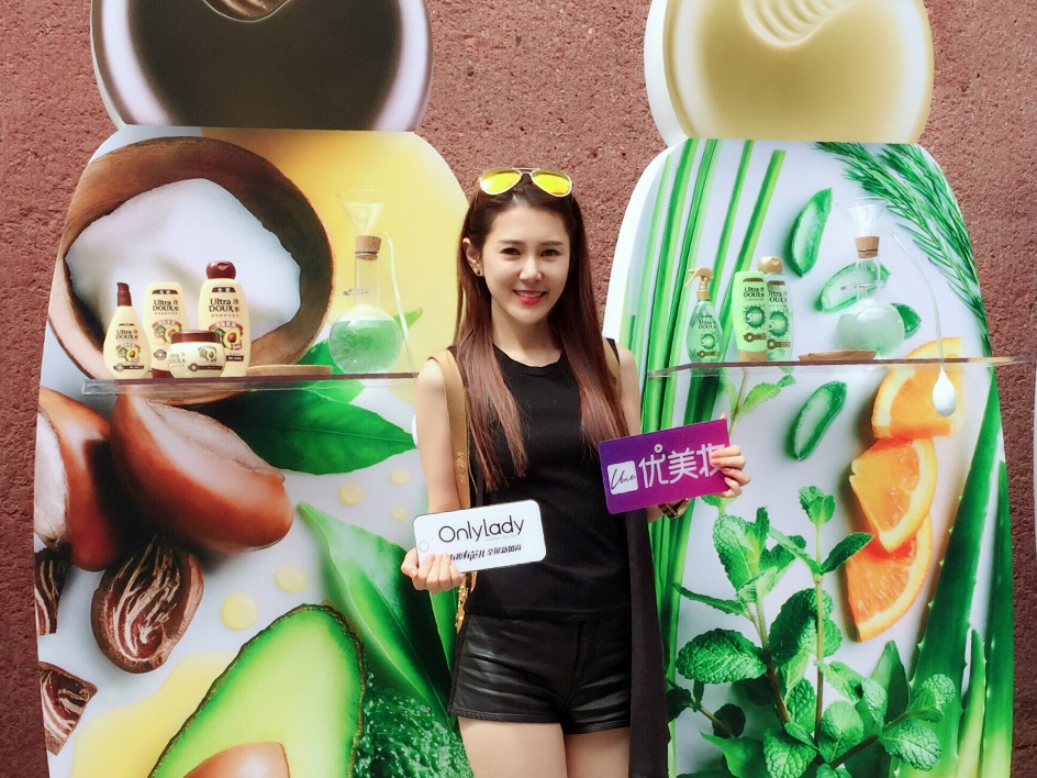 程意涵參加法國自然洗護(hù)發(fā)品牌淳萃長城上市活動