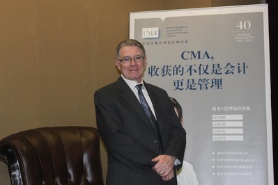 IMA國際認(rèn)證、考試和知識(shí)整合部高級(jí)副總裁Dennis Whitney先生親臨現(xiàn)場一睹中國學(xué)子風(fēng)采