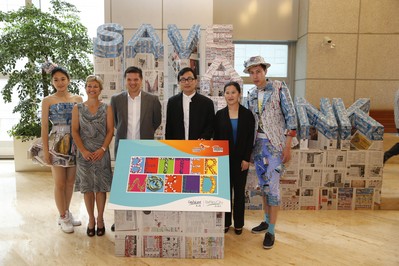 百威英博亞太區(qū)總裁鄧明瀟，新聞晚報總編輯、時代報董事總經理鈕也仿先生，比利時駐滬總領事林佳夕女士，凱德中國企業(yè)傳播及品牌策略部總經理李琤潔女士為藝術裝置揭幕。