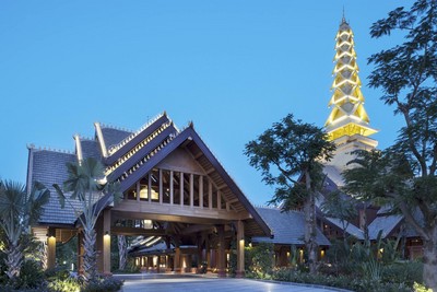 全新西雙版納避寒皇冠假日度假酒店，置身傣家王族風(fēng)范客房、熱帶雨林式花園，盡情發(fā)揮你的想象，邂逅這迷人自然！