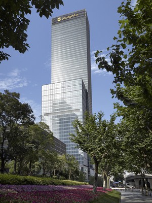 上海靜安香格里拉大酒店位于靜安嘉里中心內(nèi)，酒店擁有508間客房