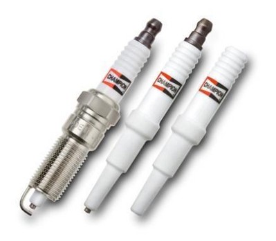 與之前的火花塞設計相比，輝門最新研制的SureFire Plus<br />陶瓷材料能夠承受更高電壓，進而增加缸壓，<br />從而提高發(fā)動機性能和燃油效率，同時減少CO2排放量。