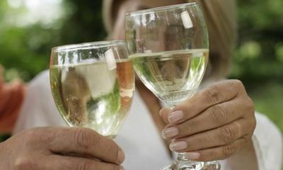 低度葡萄酒的消費(fèi)近年有上升的趨勢。攝影：STOCK4B有限公司/ Alamy