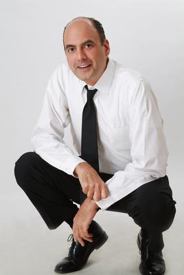 被稱為“中國通”的愛德華.雷曼先生是北京雷曼會計師事務所有限責任公司的創(chuàng)始人，是中國建國以來首位在中國律師事務所工作的外籍律師，同時亦是在中國律師事務所中任總經(jīng)理一職時間最長的律所管理者。</span></em></div>
<em> </em></div>
<p><em> </em></p>
<div align="center" style="">
<div name="photo" style=" width: 410px; margin: 5px;"><a rel="nofollow" href="http://m.pralshar.com/sa/2013/12/11/20131211172739603715-org.jpg" target="_blank"><img style="margin-bottom: 5px;" src="http://m.pralshar.com/sa/2013/12/11/20131211172739603715.jpg" border="0" alt="雷曼律師事務所是一家在公司法商法業(yè)務領域內(nèi)首屈一指的中國律師事務所，為其客戶提供全方位的法律服務，並在中國的北京、上海、深圳及廣州等地以及蒙古國境內(nèi)均設有辦事處。" width="400" /></a><br /><span name="caption">雷曼律師事務所是一家在公司法商法業(yè)務領域內(nèi)首屈一指的中國律師事務所，為其客戶提供全方位的法律服務，並在中國的北京、上海、深圳及廣州等地以及蒙古國境內(nèi)均設有辦事處。